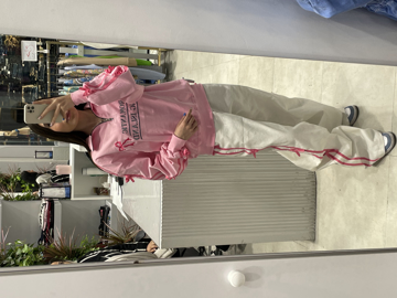 تصویر از شلوار و تیشرت